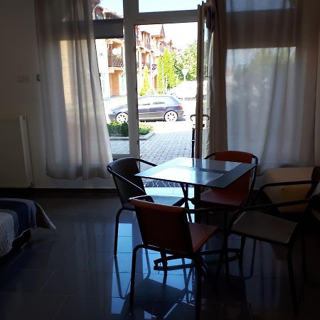 Kertvarosi Apartman II Tiszaujvaros Ngoại thất bức ảnh