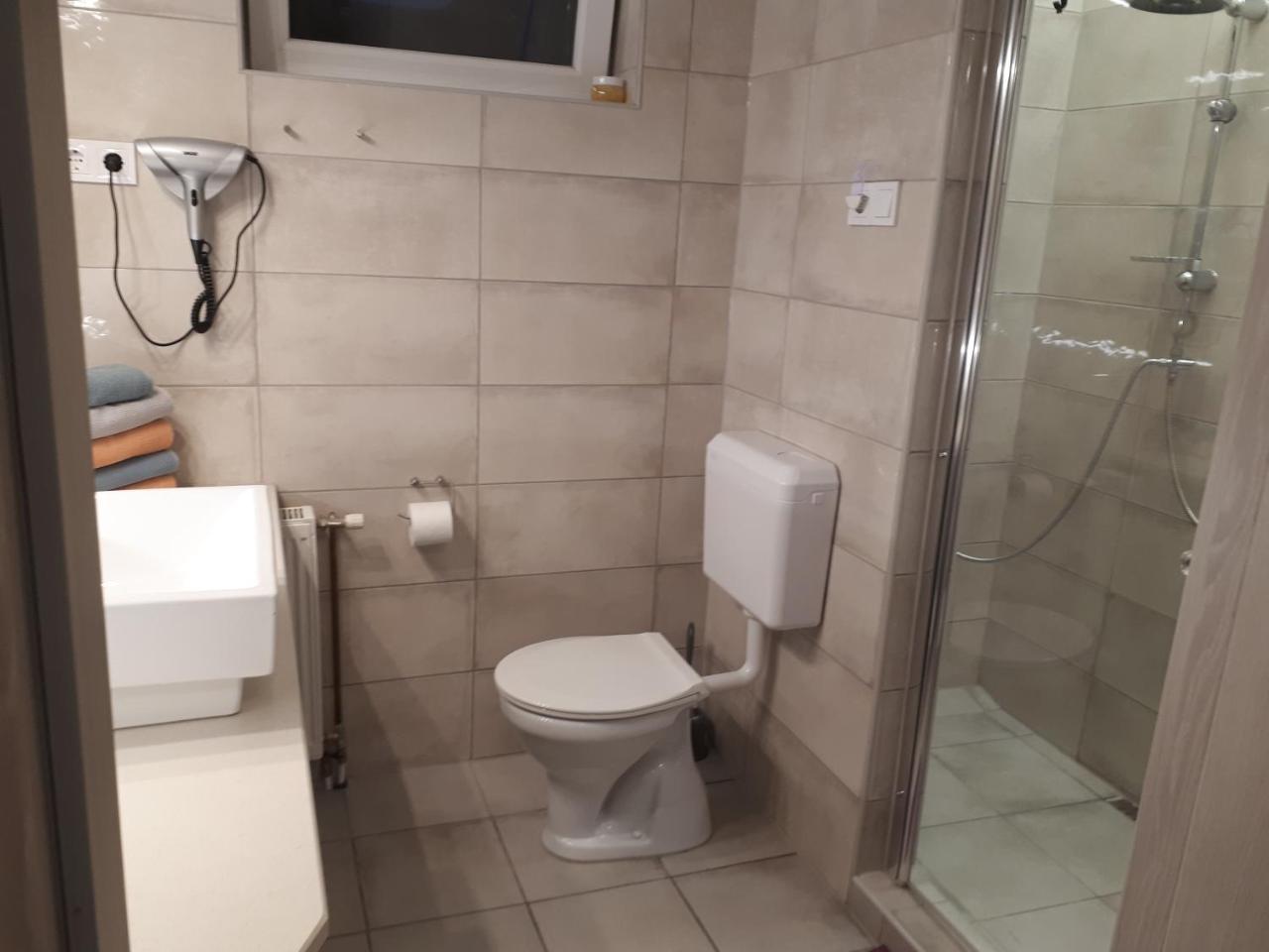 Kertvarosi Apartman II Tiszaujvaros Ngoại thất bức ảnh